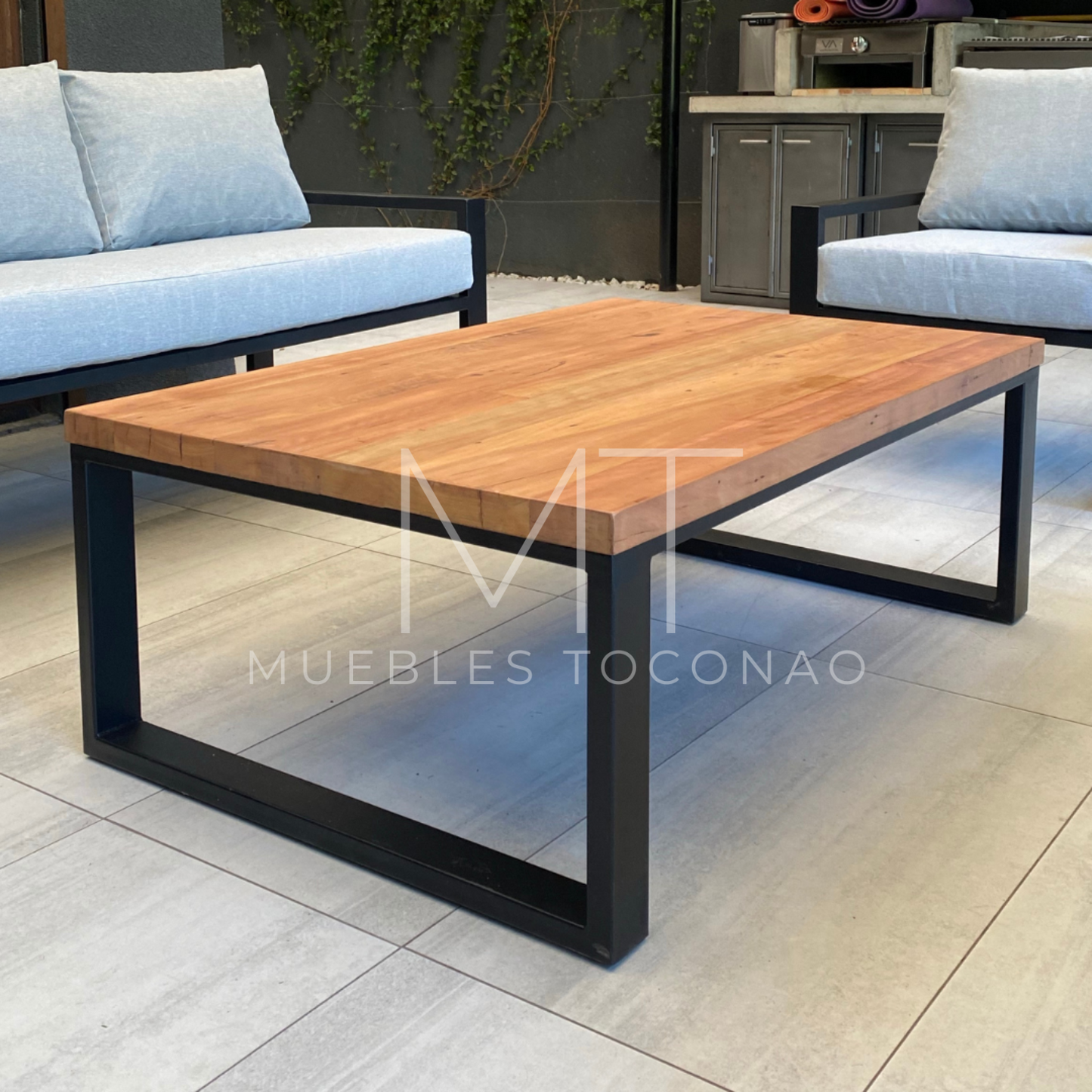 Mesa de Centro/Lateral cubierta madera.