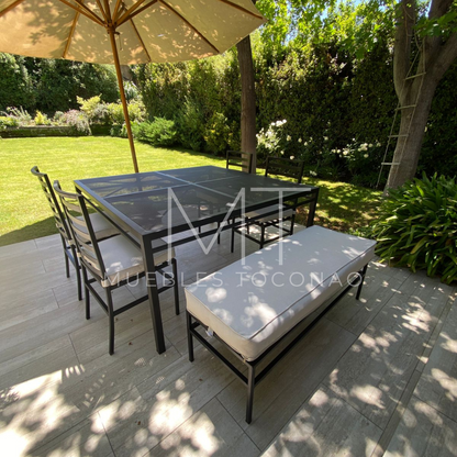 Mesa comedor - cubierta latón perforado