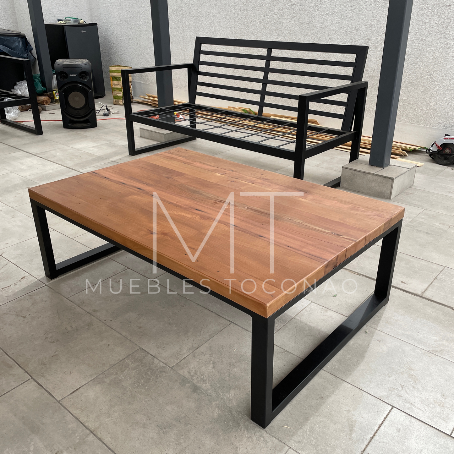 Mesa de Centro/Lateral cubierta madera.