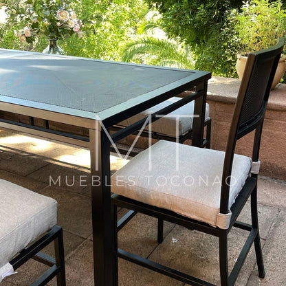 Mesa comedor - cubierta latón perforado