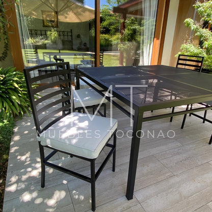 Mesa comedor - cubierta latón perforado